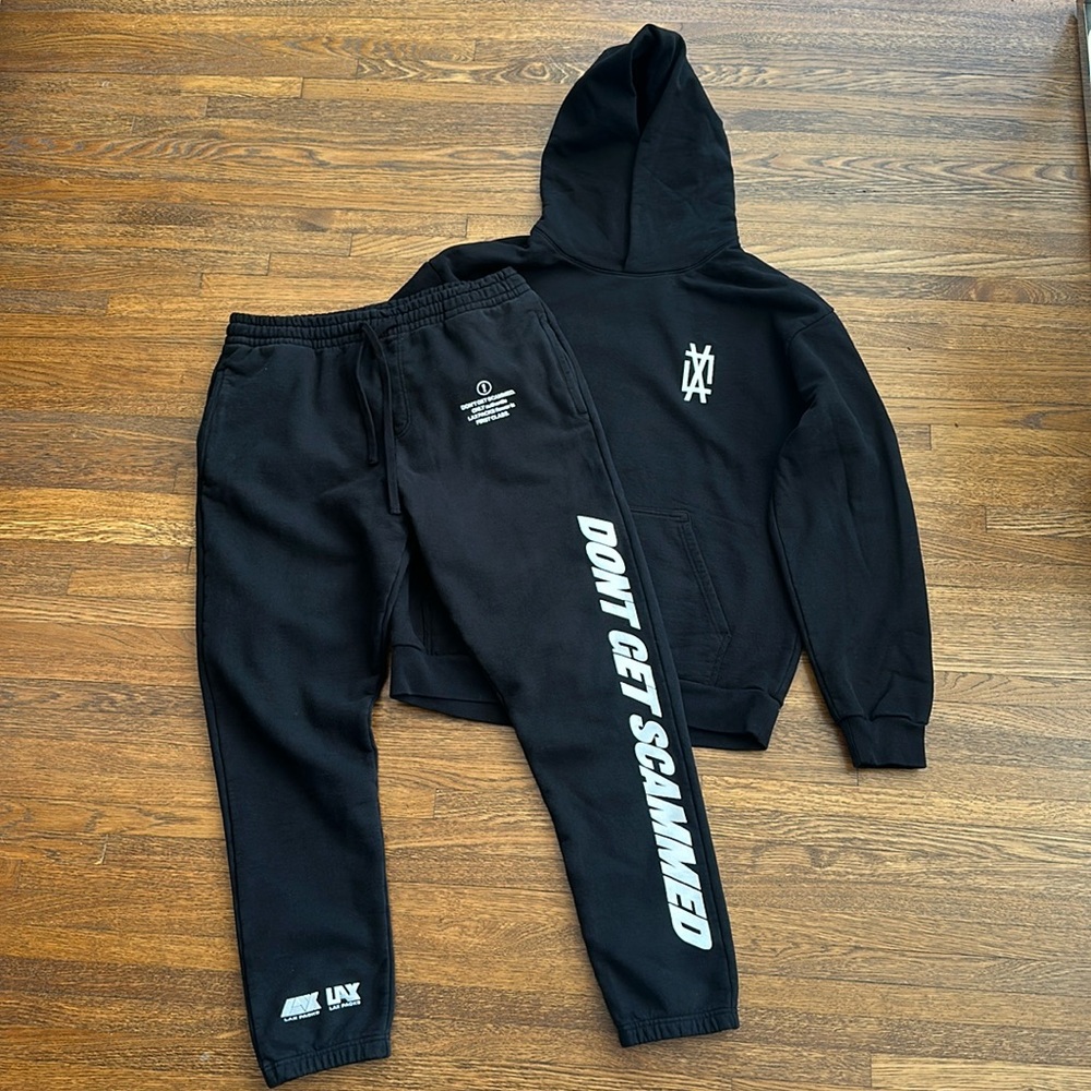 Black Men’s Printed Hoodie & Jogger Pants Set